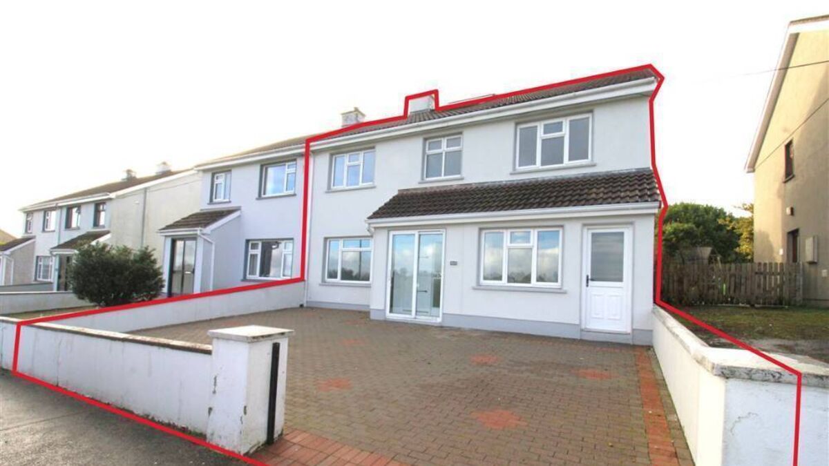 PROPERTY: Beautiful five-bedroom Ballina home located in popular area hits the Mayo market