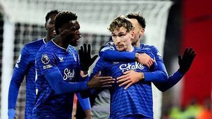 Manchester United booed off as Wolves claim just their third point of the season