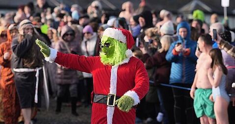 Intrepid sea swimmers across Ireland start 2026 with chilly dip