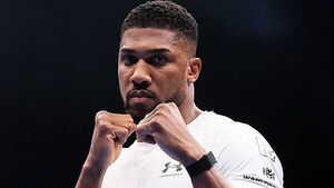 Anthony Joshua posts tribute to friends killed in Nigeria car crash