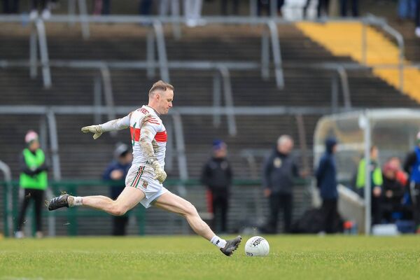 Rob Hennelly takes a kickout for Mayo during their straightforward win over Roscommon in which he scored two points, both from 45s.	Picture: Bernie O'Farrell