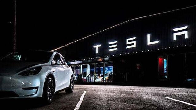 Tesla to open new Dublin showroom as Model 3 price drops to €32,984