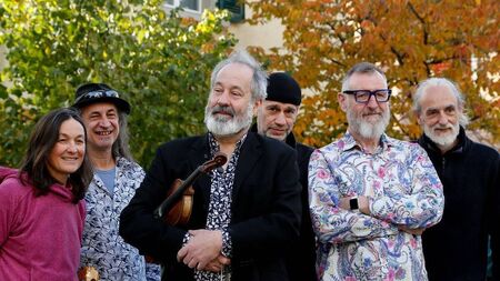 Major hit Glastonbury Festival band to perform in Ballina