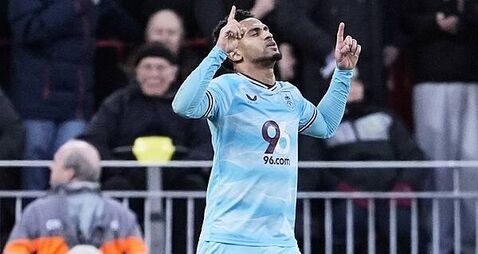 Liverpool drop points as Burnley battle to draw at Anfield