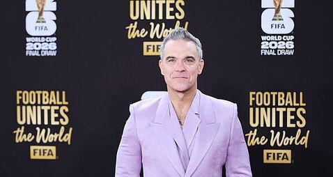 Robbie Williams overtakes The Beatles with album record