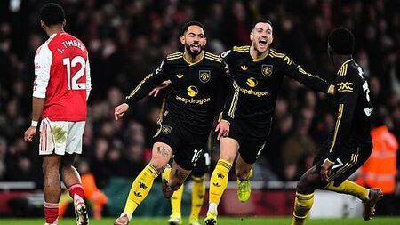 Matheus Cunha fires Man Utd to thrilling comeback win at Arsenal to stun leaders