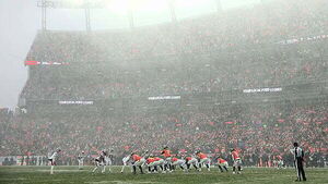 New England Patriots beat Denver Broncos to reach Super Bowl