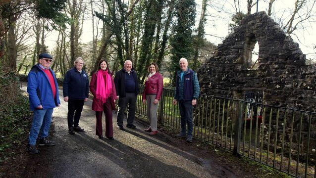 <p>Members of the board and team of South West Mayo Development Company (SWMDC) met with a local group in Balla recently to discuss SWMDC supports, including new ORIS funding secured for local walks development, from left: Thomas Fitzpatrick, Chairperson, SWMDC; Tony Hetherington, Rural Social Scheme Supervisor; Sabina Trench, CEO, SWMDC; Pat Boyle, Chairperson, Balla Community Resources Development; Norita Clesham, LEADER Project Officer; and Martin Dillane, Rural Recreation Officer. 	Picture: Trish Forde</p>