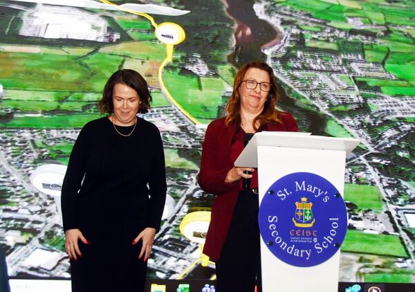  Pictured at the launch of the Mayo.ie Western People Women's Mini-Marathon in St Mary's Secondary School, Ballina were MC Laurita Blewitt (left) with Nicola Lawrence of the Western People. 
