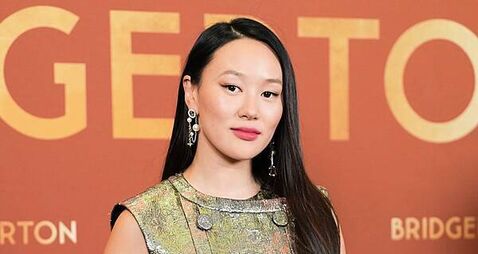 Yerin Ha wows crowd in metallic dress at special Bridgerton screening