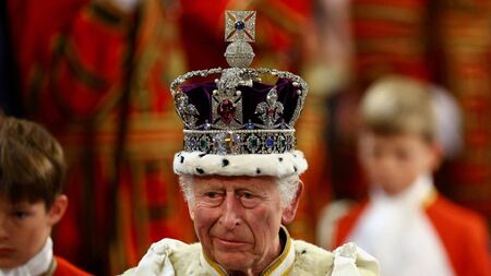 The crown, the thief and the tarnished jewels