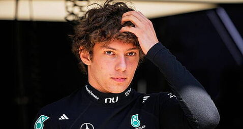 Kimi Antonelli breaks F1 record to claim pole position for Chinese Grand Prix