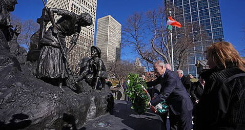 Taoiseach pauses to remember the millions who died or emigrated during famine
