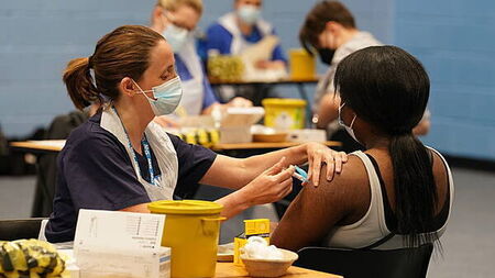 No signs of meningitis disease outbreak in UK affecting Ireland, says HSE