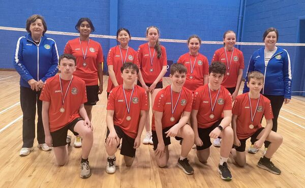 The under-15 badminton players who represented Mayo.