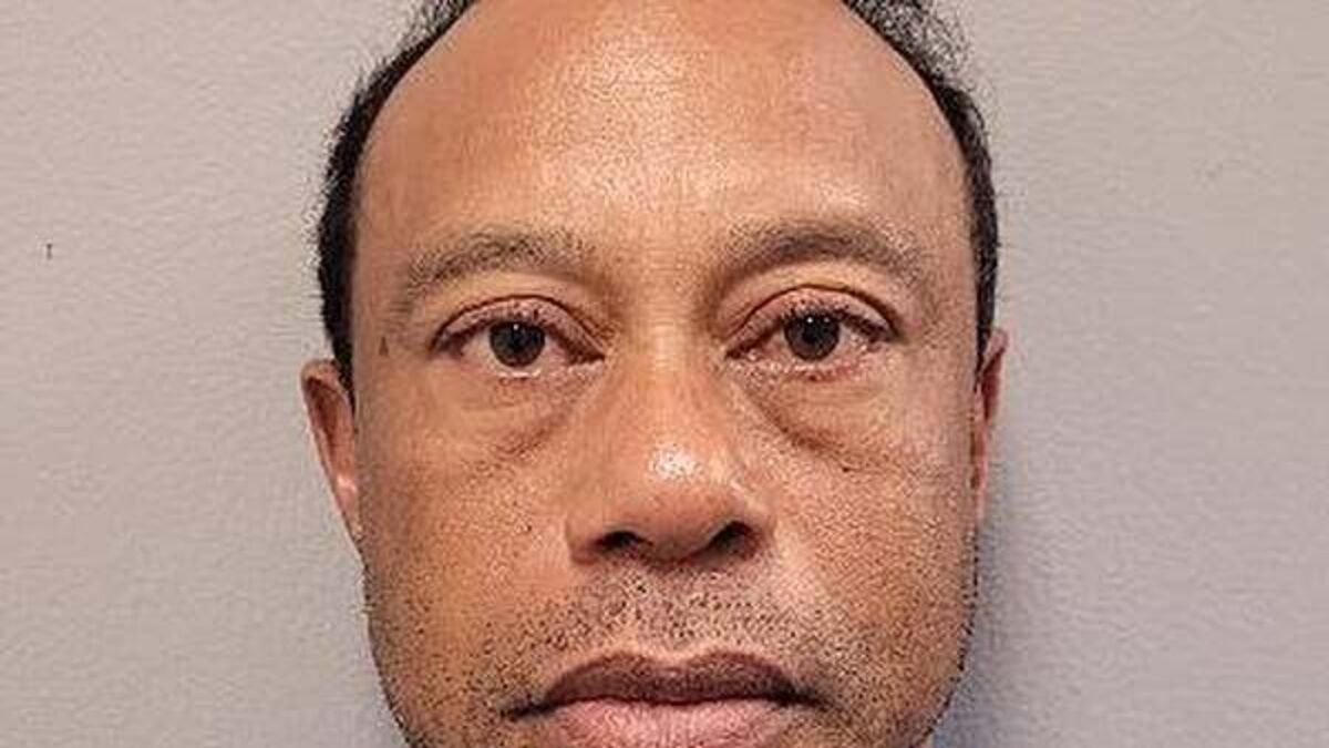 Report: Tiger Woods blames distracted driving for crash