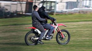 Minister announces explicit ban on using scramblers with new regulations