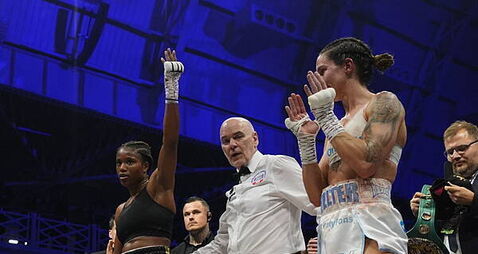 Caroline Dubois beats Terri Harper to hold WBO and WBC world lightweight titles
