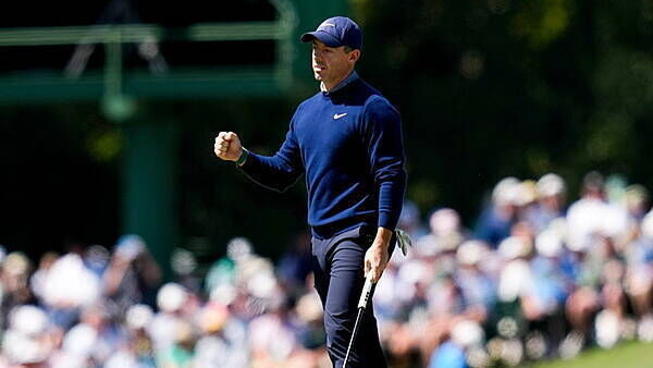 Rory McIlroy shares the lead as his bid for back-to-back Masters starts strongly