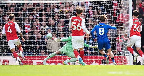 Arsenal open door to Man City in title race with defeat at home to Bournemouth