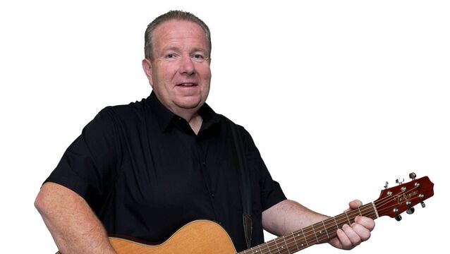 Mick to headline Mayo show