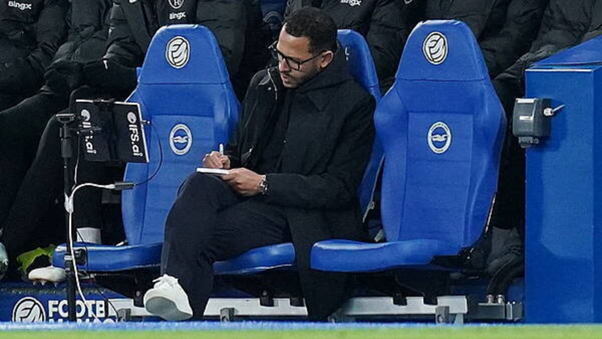 Chelsea’s senior leadership team holding talks concerning Liam Rosenior’s future