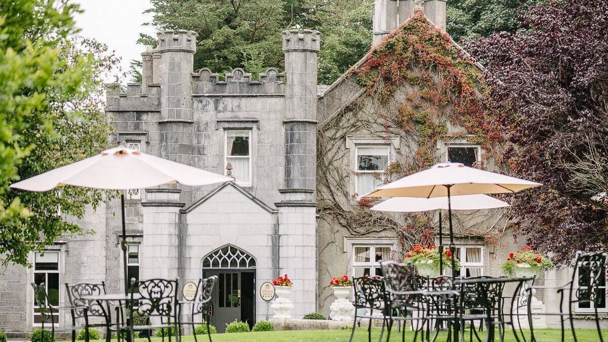 Enjoy a great golf deal at a popular West of Ireland hotel this summer