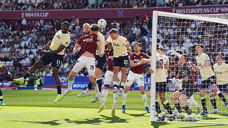 West Ham stay two points above drop zone after last-gasp win against Everton
