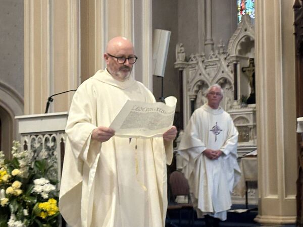 Fr Michael Gilroy reads the Apostolic Letter of Appointment written by Pope Leo XIV, appointing Archbishop Francis Duffy as the new Bishop of Killala