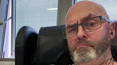 Pianist plays 'chemo concerts' despite having no feeling in fingers from his own treatment