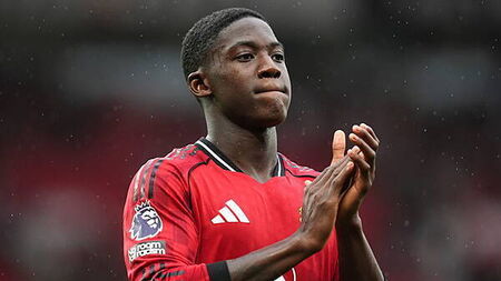Kobbie Mainoo agrees new Manchester United deal