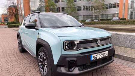 R4 E-Tech is inspired by iconic Renault 4