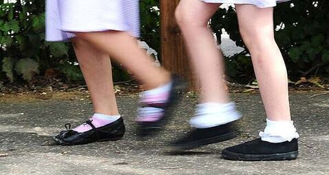 Gardaí try to reassure parents after schools shut over threatening email