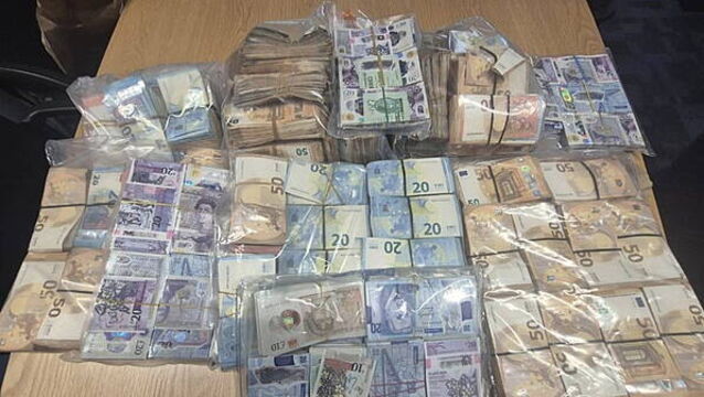 Three man arrested after cocaine and over €440k of cash seized in Co Meath