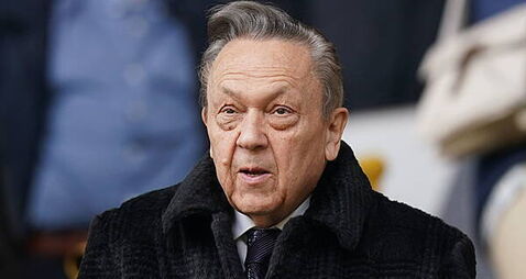 David Sullivan steps down as chairman of West Ham