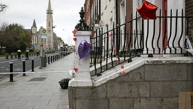 Deliveroo driver describes hitting accused with helmet during 'ferocious' Dublin stabbing Deliveroo driver describes hitting accused with helmet during 'ferocious' Dublin stabbing