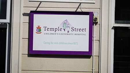 Girl (11) who sued after unapproved spring implanted during spinal surgery settles action for €950k