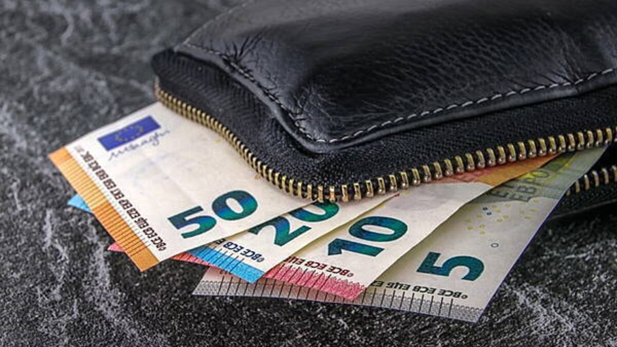 More than 6,300 people on jobseeker's allowance over 10 years