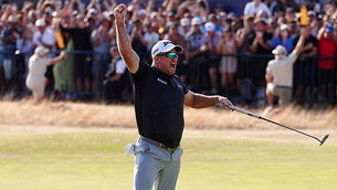 Ryan Reynolds suggests Welcome to Wrexham ‘fifth season gift’ of defibrillator Ryan Reynolds suggests Welcome to Wrexham ‘fifth season gift’ of defibrillator