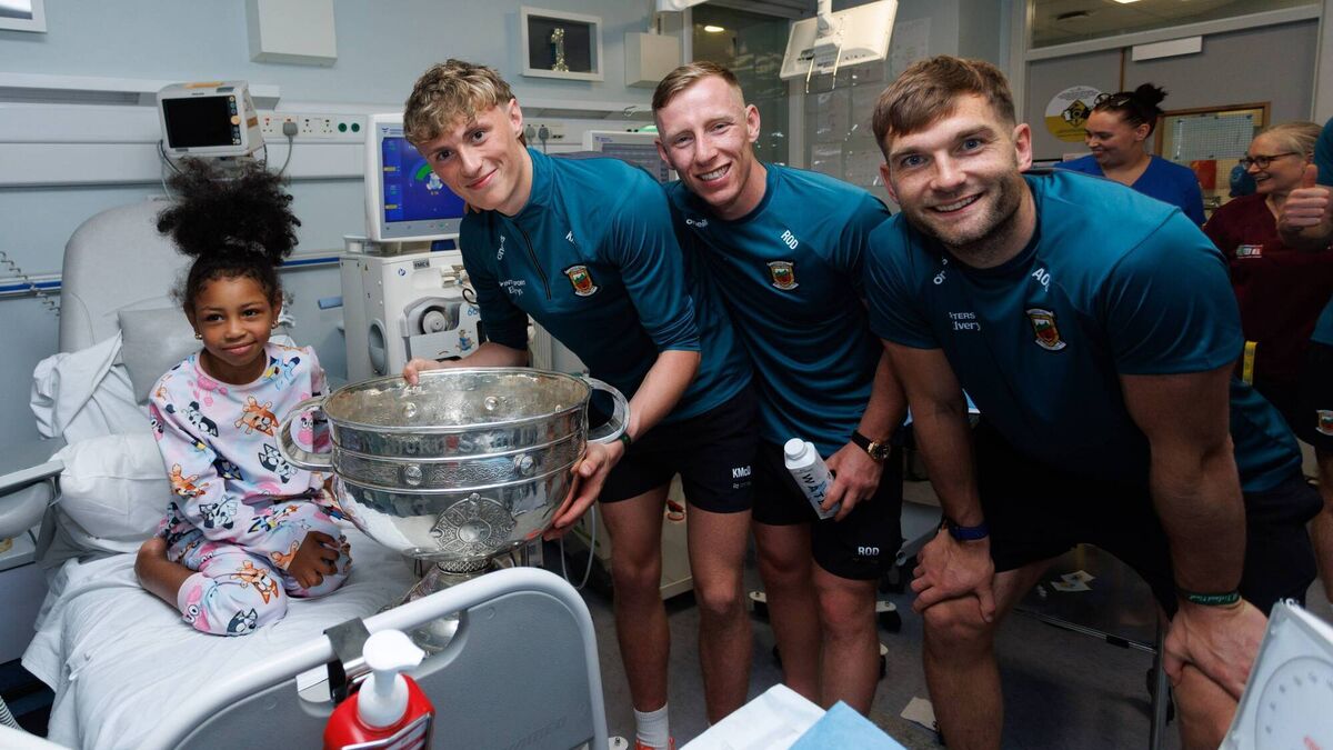 Mayo players bring joy to Children's Hospital