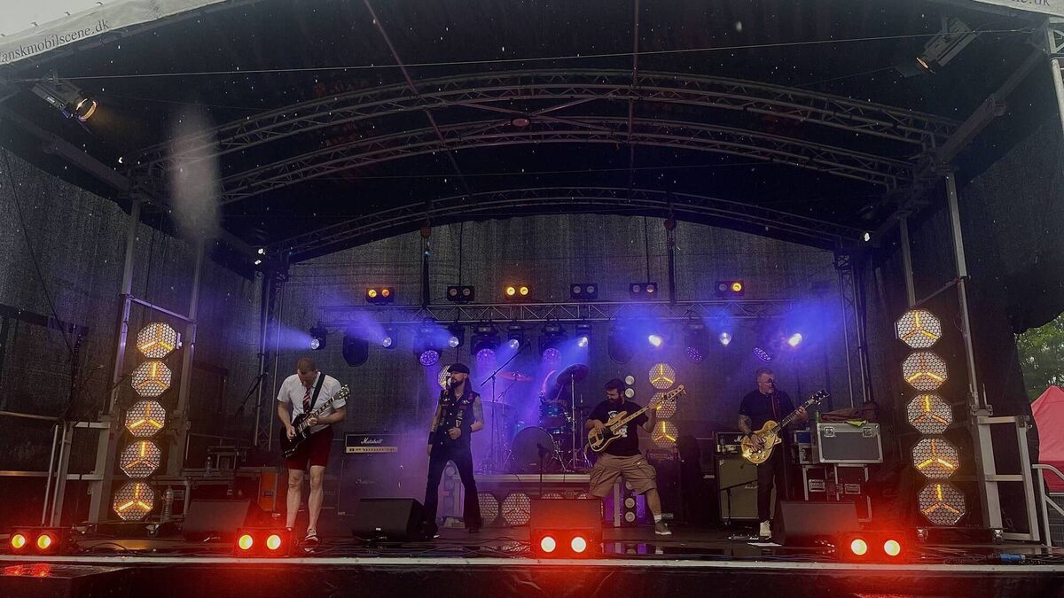 Rain or shine, Castlebar keeps on rockin'