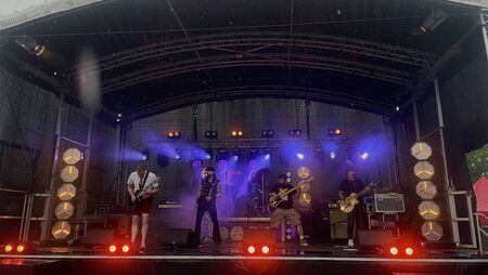 Rain or shine, Castlebar keeps on rockin'