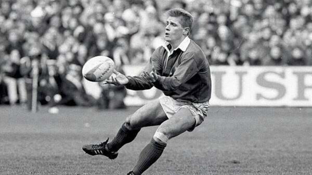 Former Ireland player Brian Smith dies aged 59