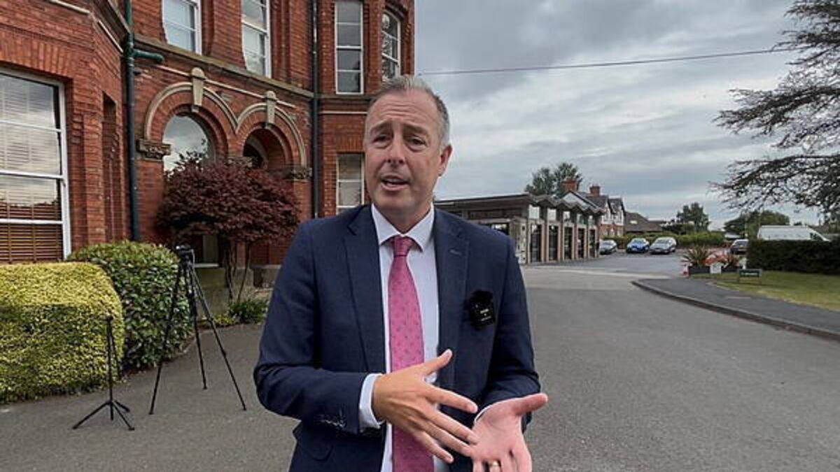 'Wheels coming off' Sinn Féin messaging on powersharing, says Paul Givan