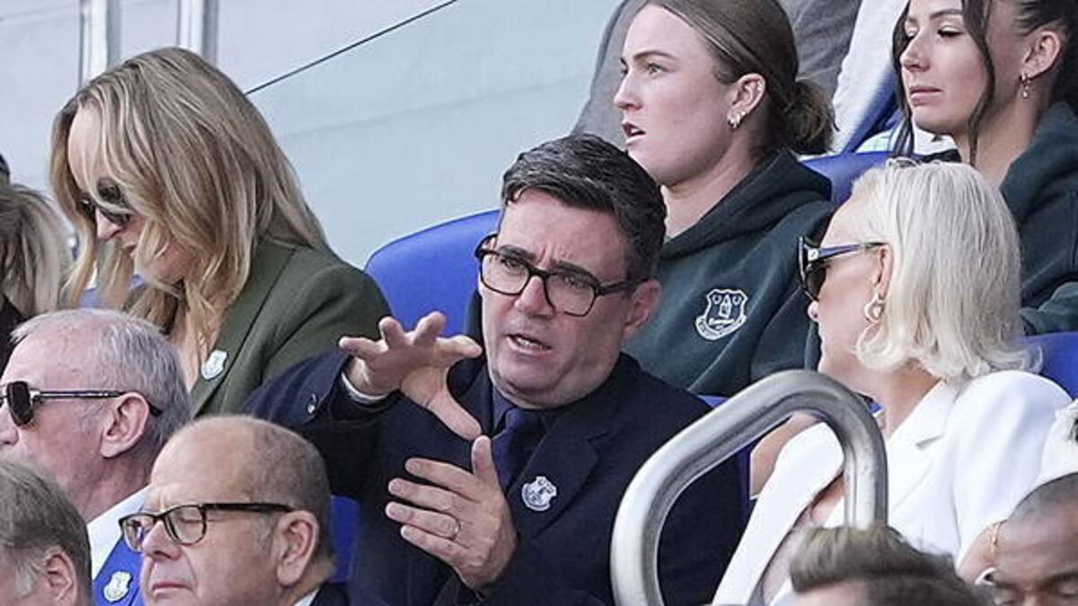 Burnham attends first Everton match since becoming UK prime minister