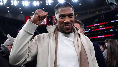 Anthony Joshua holds key to fight with Tyson Fury taking place – Frank Warren