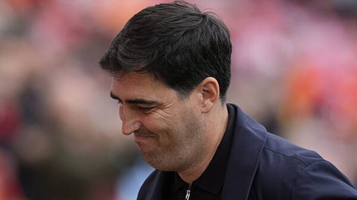 Liverpool boss Andoni Iraola fumes at substitution delay before Forest penalty