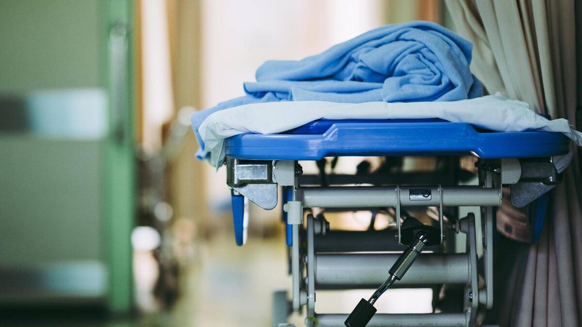 Thirty-one patients left on trolleys at MUH for 24 hours or more