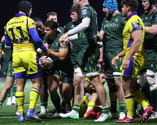 Dave Heffernan scores the first of his two tries - and Connacht's sixth - against Zebre. Picture: INPHO/James Crombie