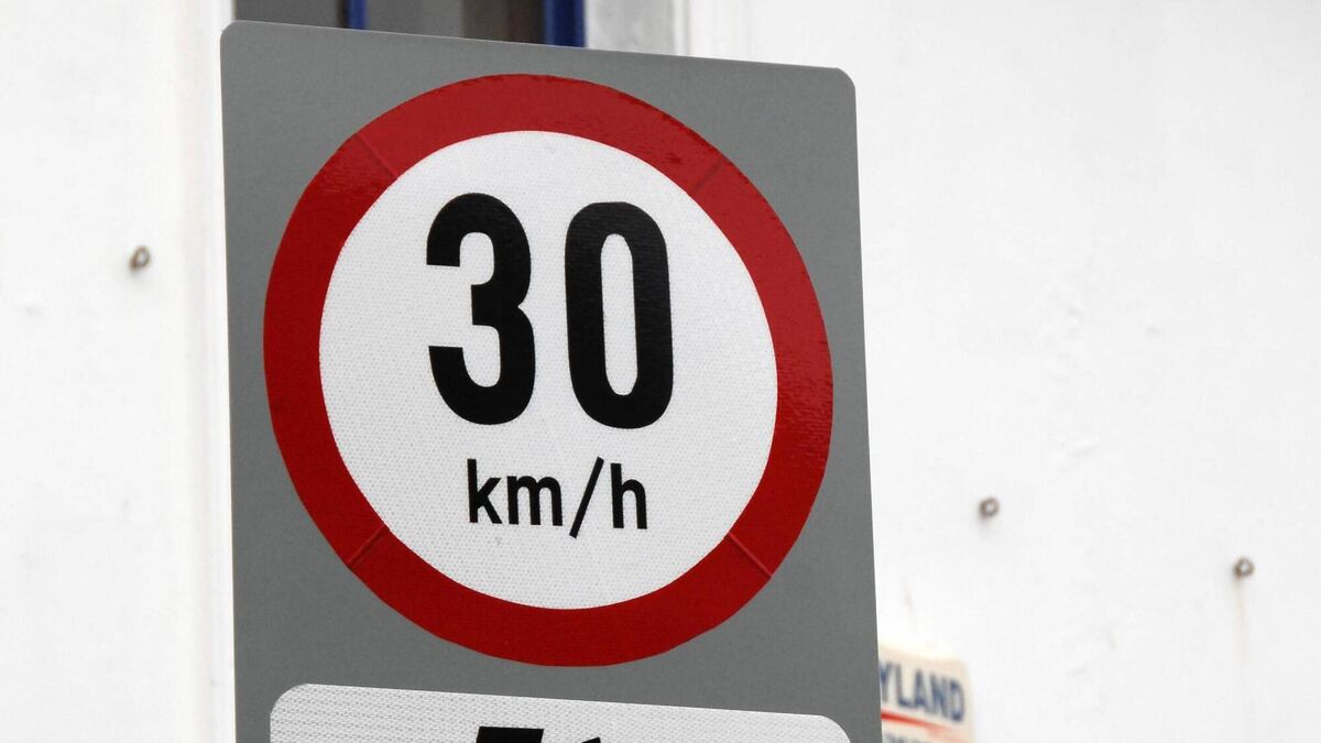 Concern over decision not to reduce speed limit in Mayo town